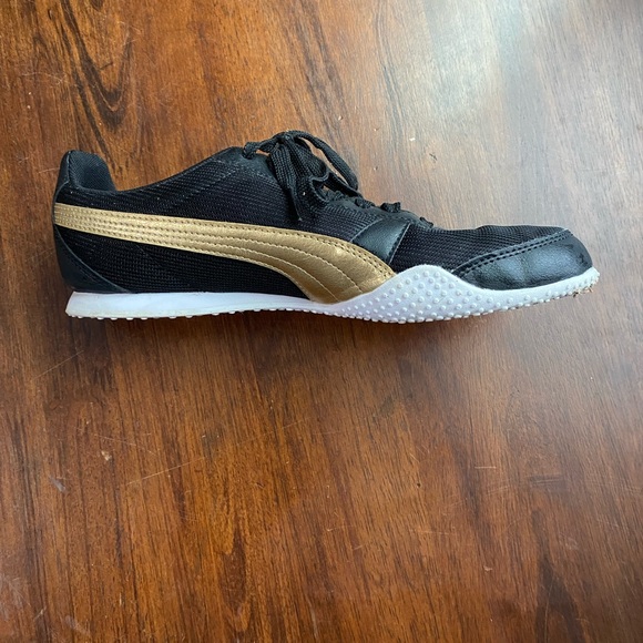 Women’s Puma shoes - Picture 2 of 6